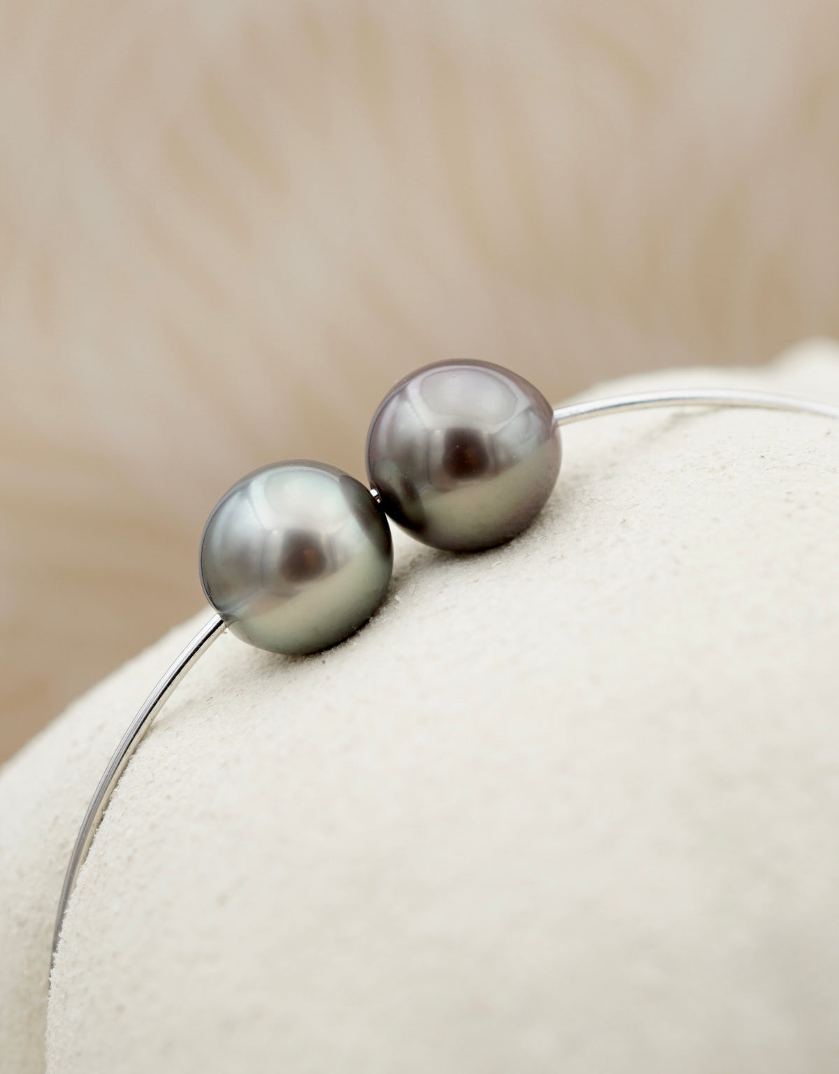 Moorea deux splendides perles de Tahiti de 9.5mm AAA
