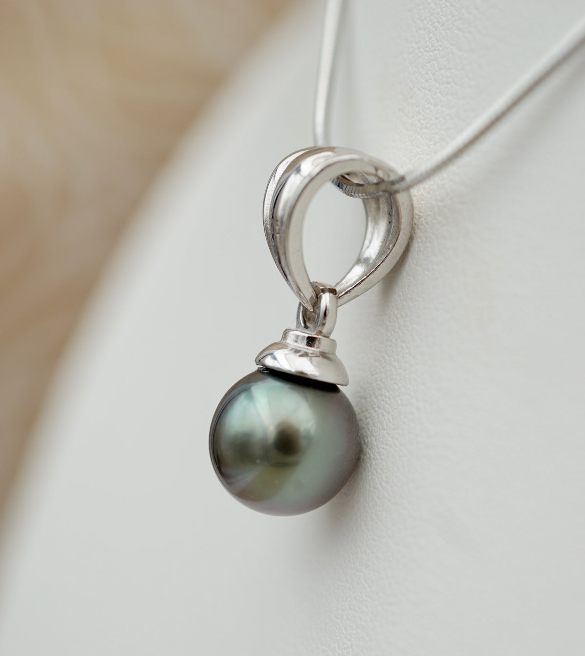 Papeari perle de Tahiti ronde de 10.2mm sur argent 925