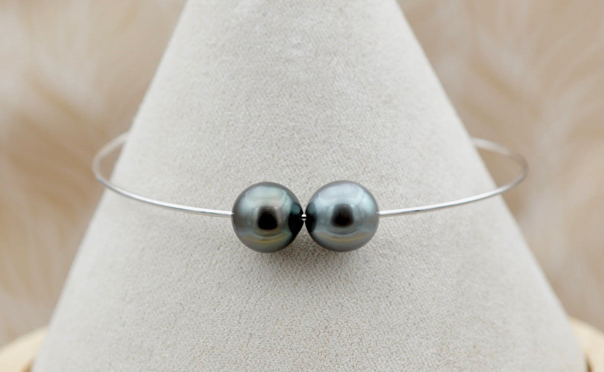 Splendide bracelet composé de deux véritables perles de Tahiti de 9.3mm